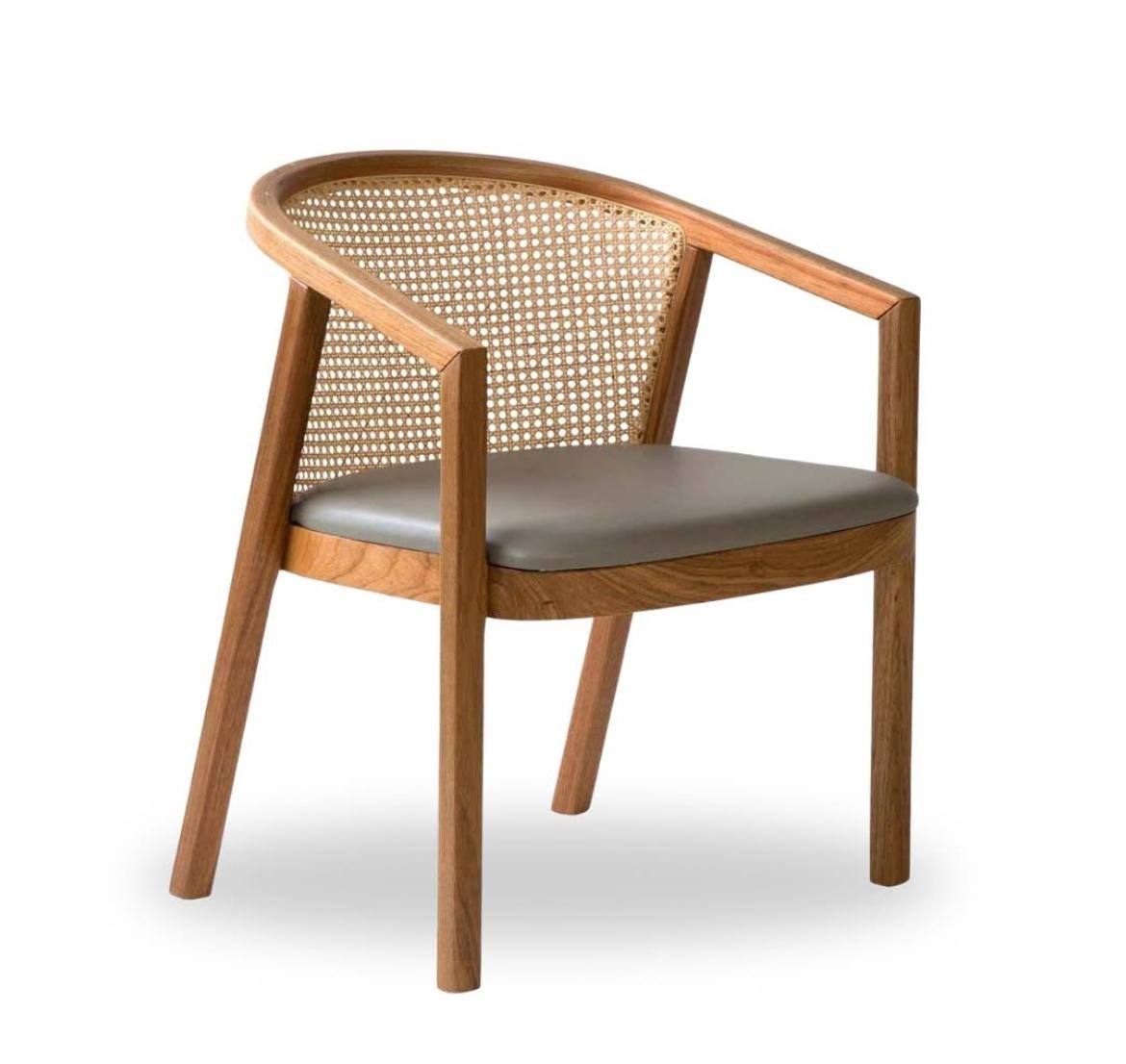 كرسي  مودرن - مقعد جلد وتصميم مريح